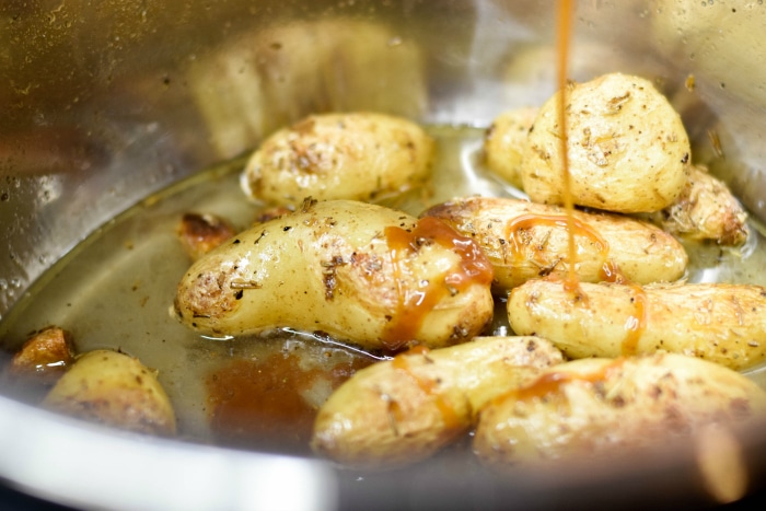 Instant Pot Roasted Fingerling Potatoes #instantpot #roastedpotatoes #potatoes #instantpotpotatoes