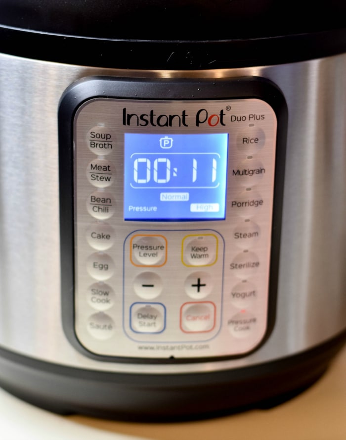 Instant Pot Roasted Fingerling Potatoes #instantpot #roastedpotatoes #potatoes #instantpotpotatoes